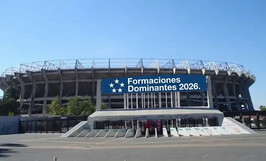 Esquema táctico detallado de formaciones de fútbol moderno en 2026